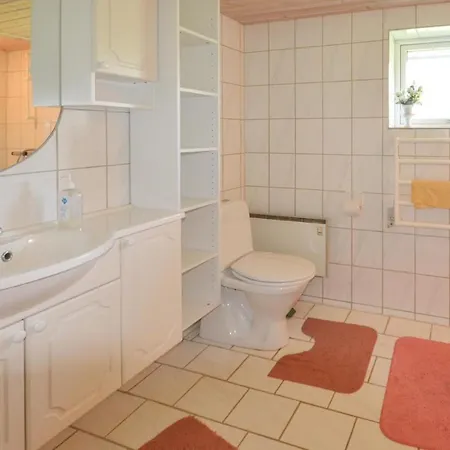 4 Bedroom Beautiful In Veslos Holiday home *