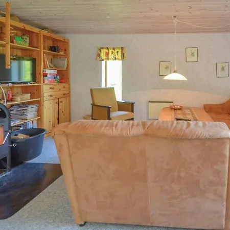 4 Bedroom Beautiful In Veslos *